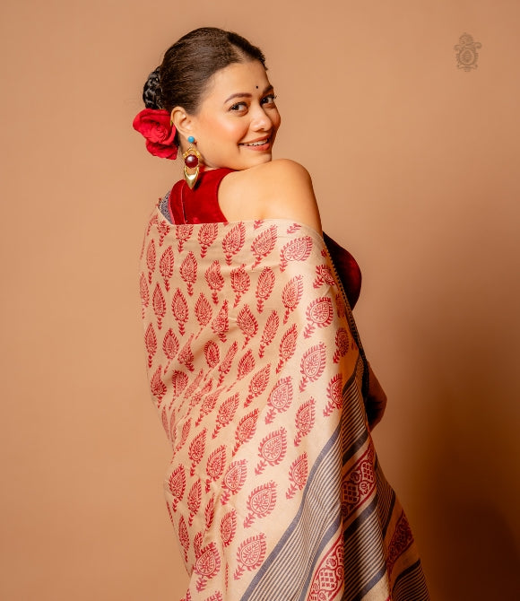 Handwoven Vidarbh Tussar Saree Red - Black