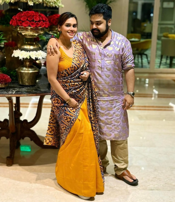 Handwoven Pure Mulberry Bengal Silk Yellow-Blue Multicolour | Kalakriti by Paroma | Best Handloom Saree Boutique