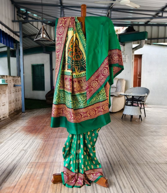 Handwoven Pure Mulberry Bengal Silk Saree Deep Green